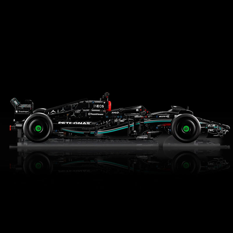 AMG F1 W14 (1642 pièces)